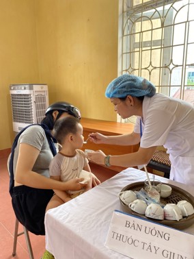 Hình ảnh chi tiết tin tức HÃY ĐƯA TRẺ TRONG ĐỘ TUỔI ĐI UỐNG VITAMIN A ĐẦY ĐỦ! Hình ảnh tin tức HÃY ĐƯA TRẺ TRONG ĐỘ TUỔI ĐI UỐNG VITAMIN A ĐẦY ĐỦ!