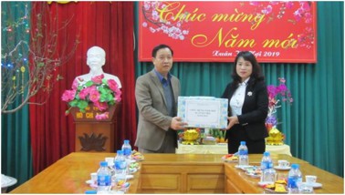 Hình ảnh chi tiết tin tức Thăm và tặng quà Tết Nguyên Đán 2019 Hình ảnh tin tức Thăm và tặng quà Tết Nguyên Đán 2019