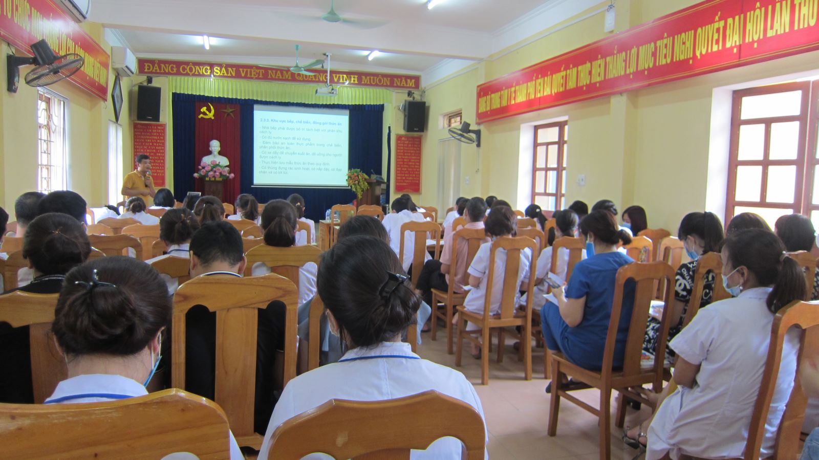 Hình ảnh tin tức Tập huấn hướng dẫn thiết lập và triển khai cách ly tập trung tại Khách sạn trong phòng chống  dịch Covid-19