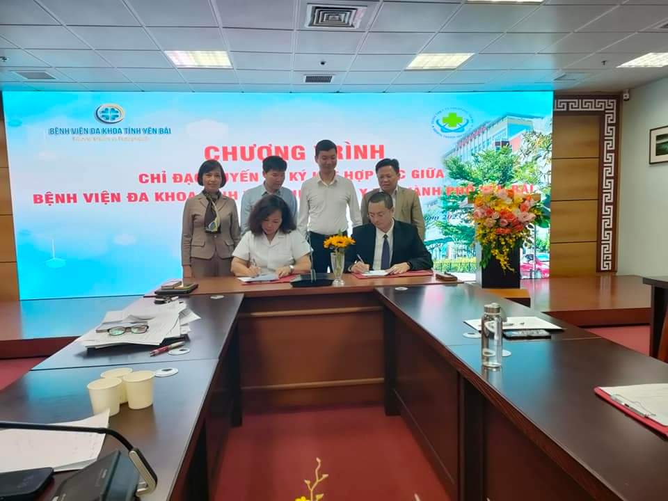 Hình ảnh tin tức Chương trình chỉ đạo tuyến và ký kết thỏa thuận hợp tác giữa Bệnh viện Đa khoa tỉnh Yên Bái và Trung tâm Y tế thành phố Yên Bái.