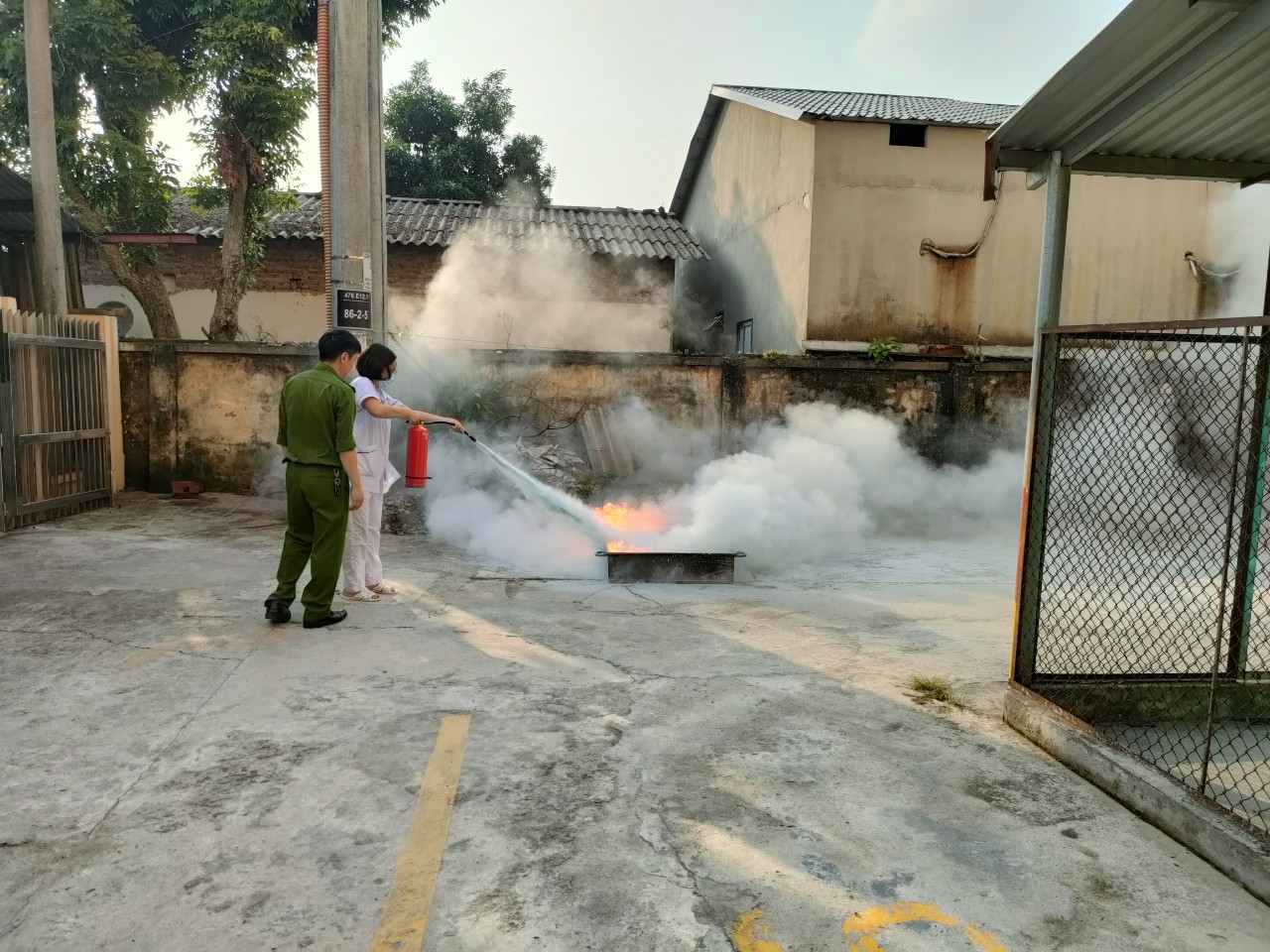 Hình ảnh tin tức Trung tâm Y tế thành phố Yên Bái tập huấn phòng cháy chữa cháy