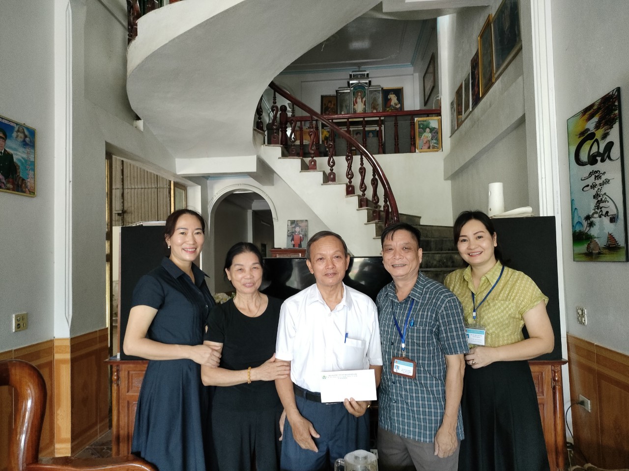 Hình ảnh tin tức Trung tâm Y tế thành phố đã tổ chức thăm hỏi, tặng quà đối với 21 thương binh, 01 thân nhân liệt sỹ