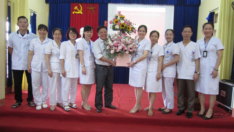 Hình ảnh tin tức Trung tâm Y tế thành phố Yên Bái tổ chức gặp mặt nhân dịp Kỷ niệm Ngày Quốc tế điều dưỡng