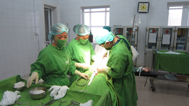 Hình ảnh tin tức Trung tâm Y tế thành phố Yên Bái cứu sống người bệnh chửa ngoài tử cung vỡ có choáng