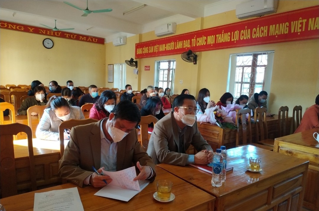 Hình ảnh tin tức Đảng bộ Trung Tâm Y tế thành phố kết nạp 03 Đảng viên mới